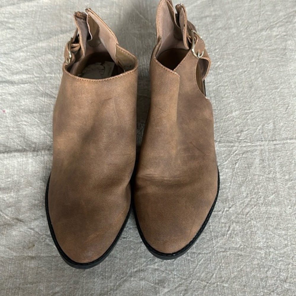 Brown zipper ‎ ankle boots by Me Too